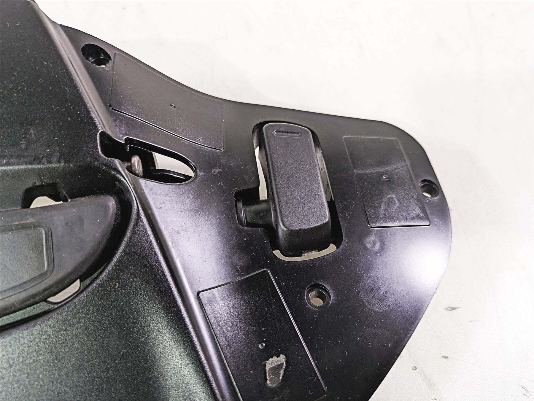 2017 Harley Touring FLTRXS Road Glide Center Upper Air Vent & Cover 29200044 {{ shop.shopifyCountryName }} - Mototech271