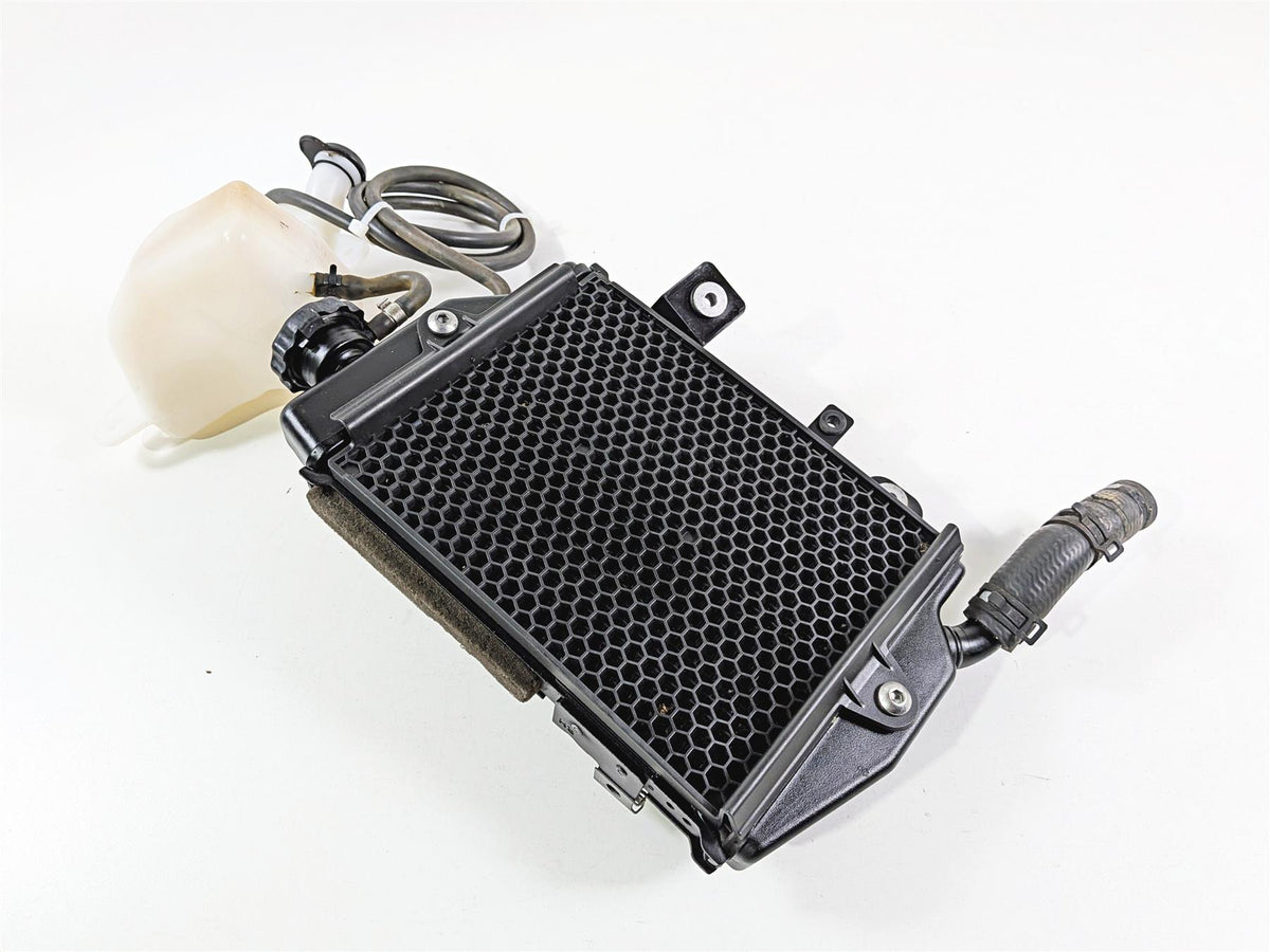 2022 Triumph Tiger 900 GT Pro Right Radiator Fan Reservoir Hoses T2104600 {{ shop.shopifyCountryName }} - Mototech271