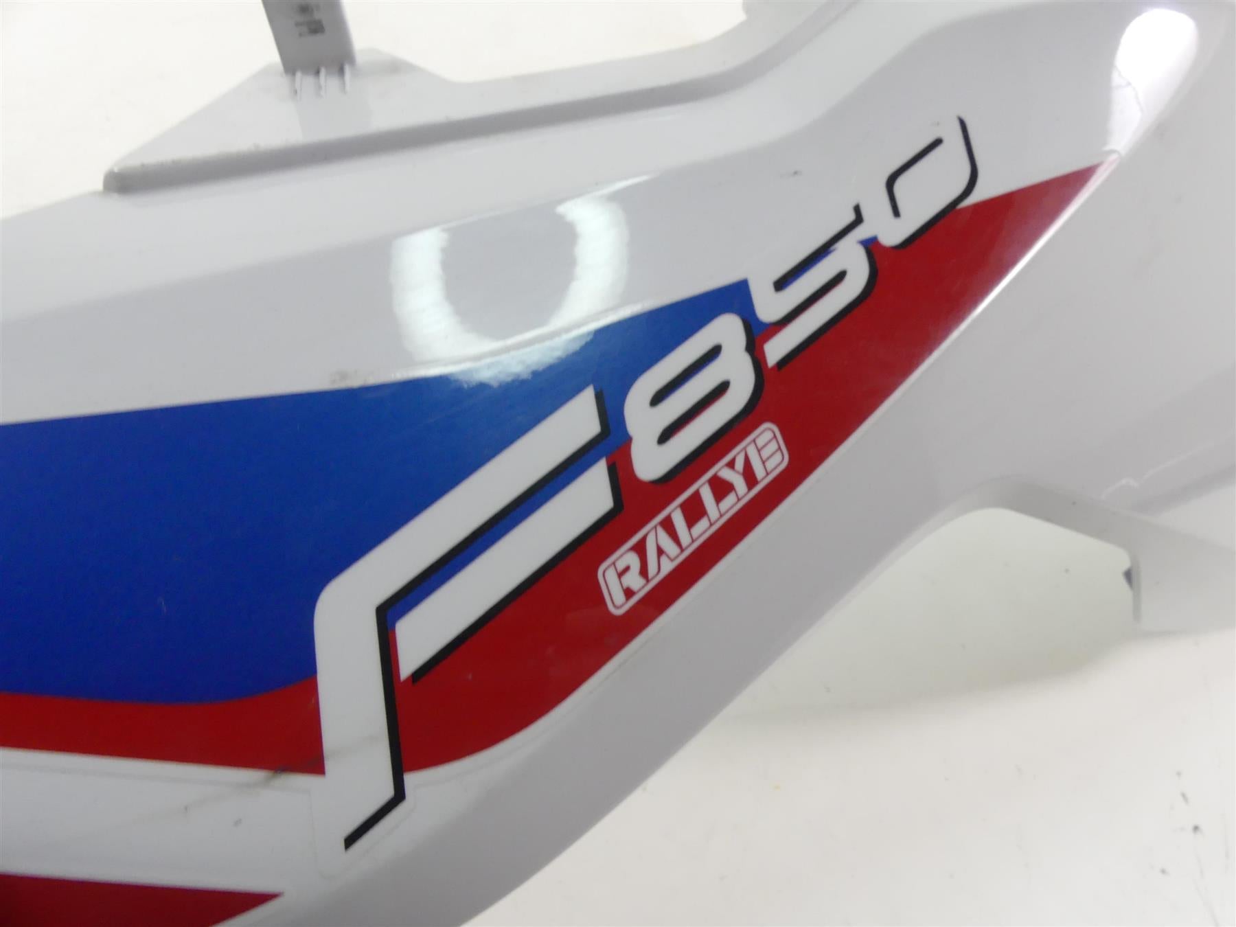 2020 BMW F850 GS K81 Rallye Upper Left Long Side Tank Fairing Cover 46638564633 {{ shop.shopifyCountryName }} - Mototech271