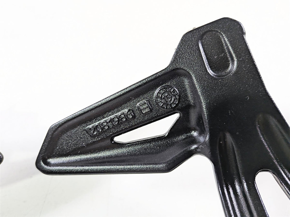 2020 Triumph Street Triple 765RS Rear Passenger Footpeg Set T2088156 T2088157-Mototech271