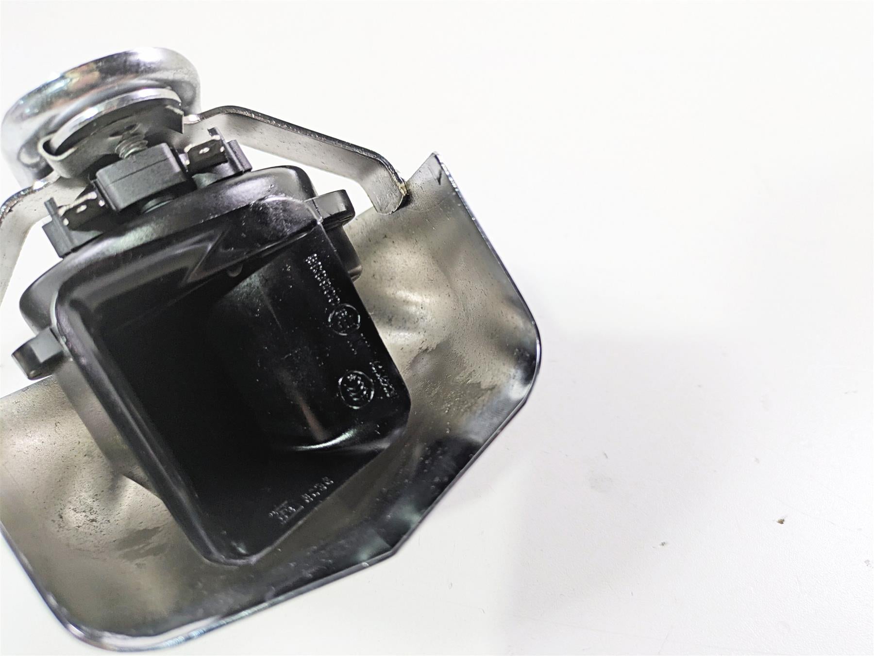 2014 Harley FXDF Dyna Fat Bob Horn & Chrome Cover 61300478A {{ shop.shopifyCountryName }} - Mototech271