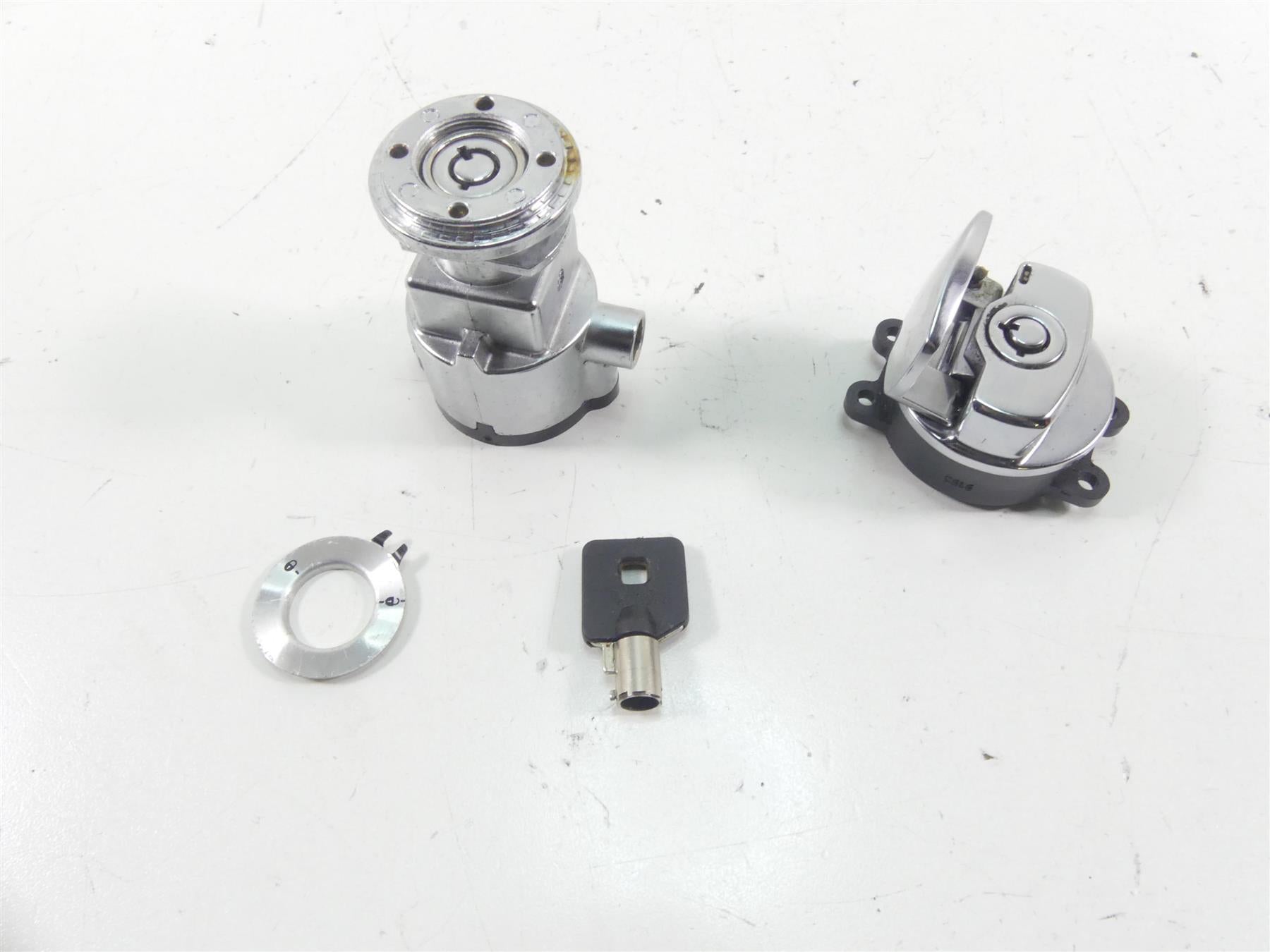 2010 Harley FXDWG Dyna Wide Glide Ignition Switch Key Steering Lock Set 71475-06 | Mototech271