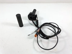 2006 Harley Touring FLHTCUI Electra Glide Right Hand Control Switch 71684-06A | Mototech271