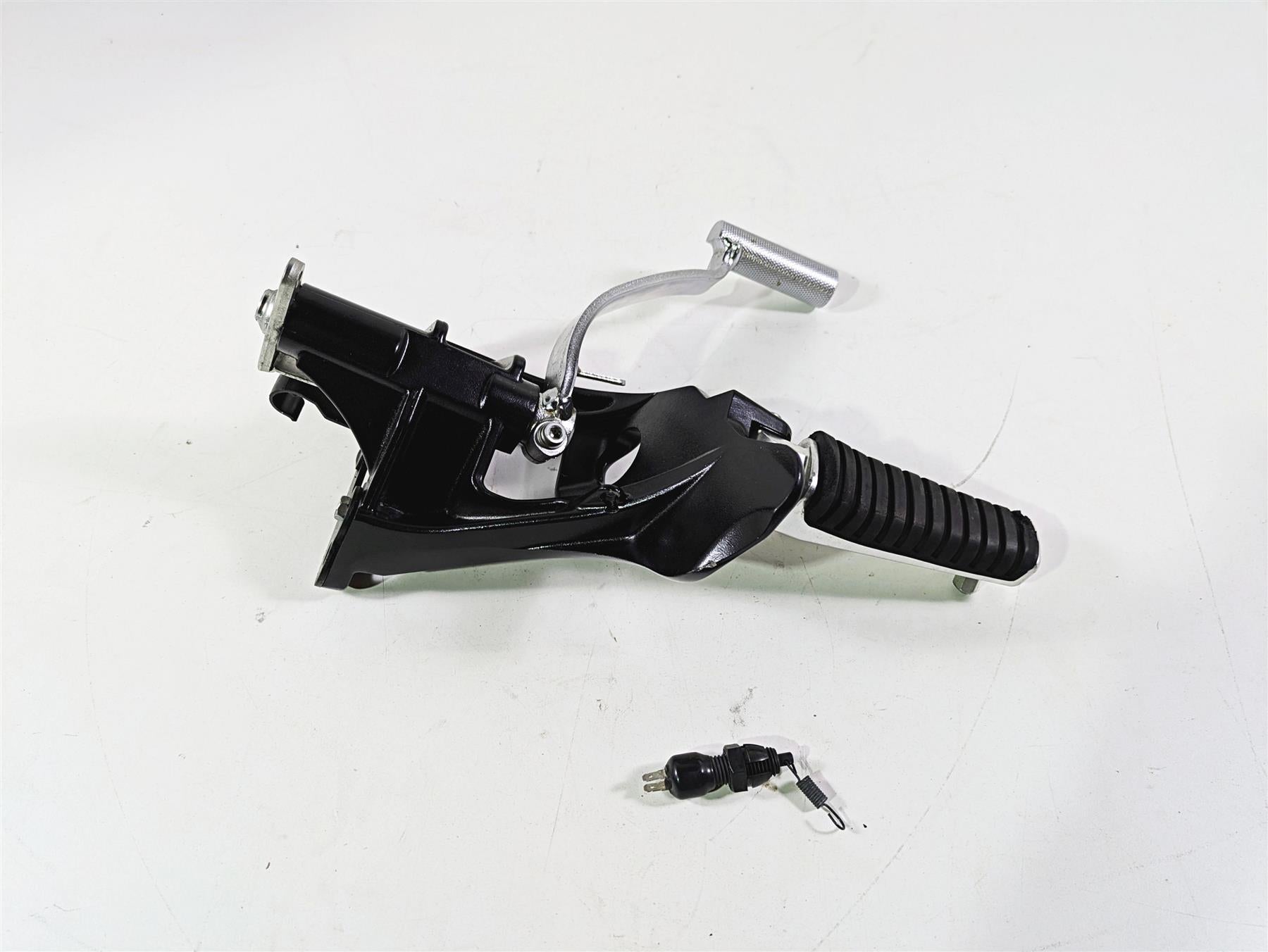 2016 Suzuki M109R VZR1800 Boulevard Right Front Footpeg Brake Pedal 43511-48G10 {{ shop.shopifyCountryName }} - Mototech271