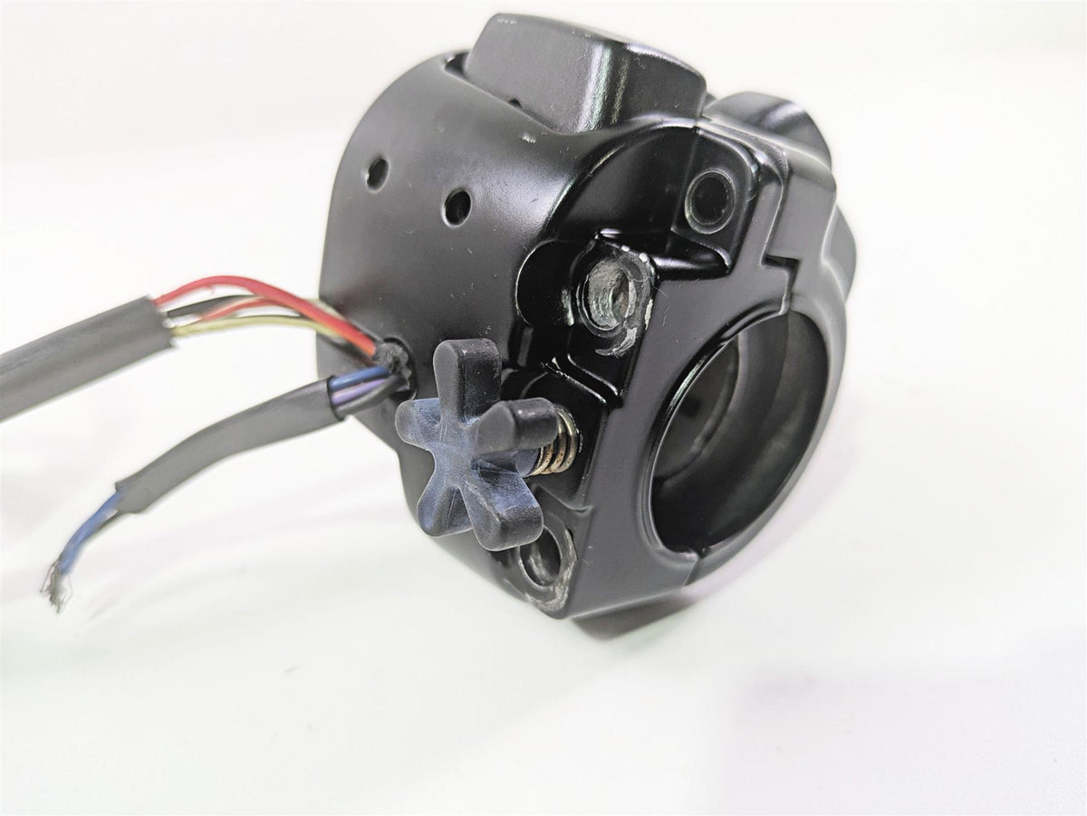 2016 Harley FXDF Dyna Fat Bob Right Start Stop Control Switch - Read 71500360 {{ shop.shopifyCountryName }} - Mototech271