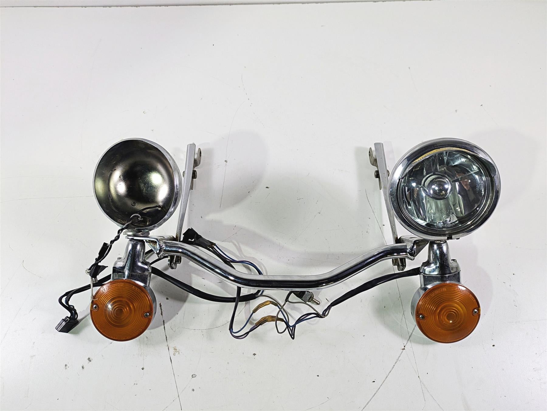 2004 Harley Softail FLSTF Fat Boy Front Spot Lights & Blinker For Parts 68972-00 {{ shop.shopifyCountryName }} - Mototech271