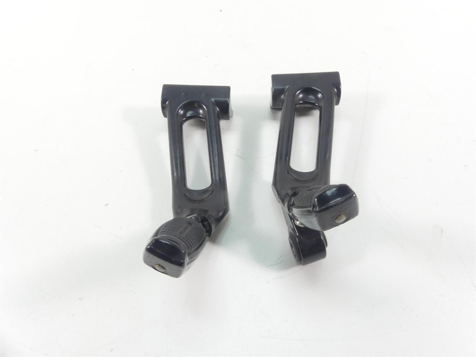 2006 Harley VRSCD Night Rod Rear Passenger Foot Peg Rest Set 51094-06 51095-06 {{ shop.shopifyCountryName }} - Mototech271