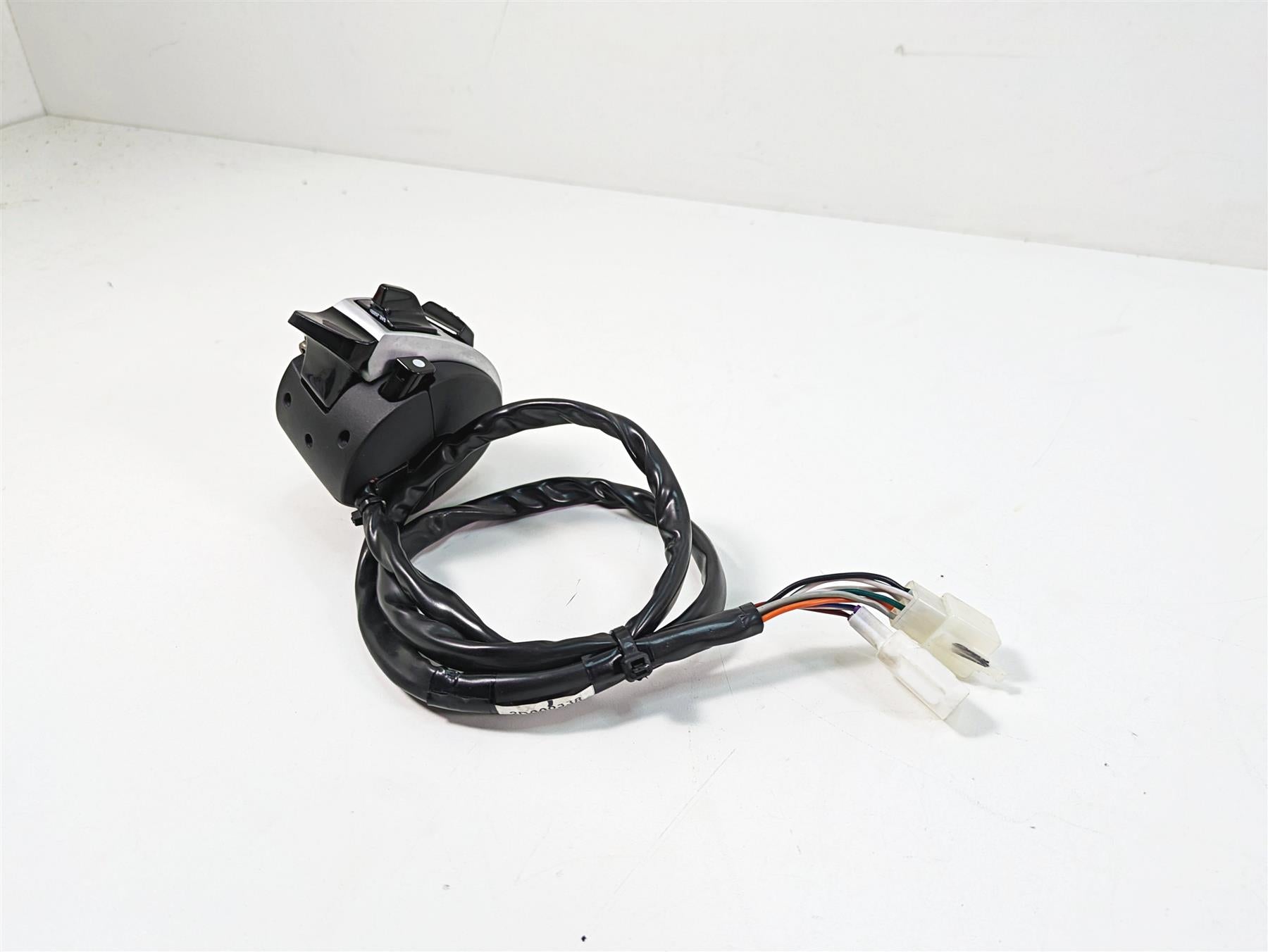 2020 Moto Guzzi V85 TT Adventure Left Blinker Cruise Control Switch 2D000339 {{ shop.shopifyCountryName }} - Mototech271