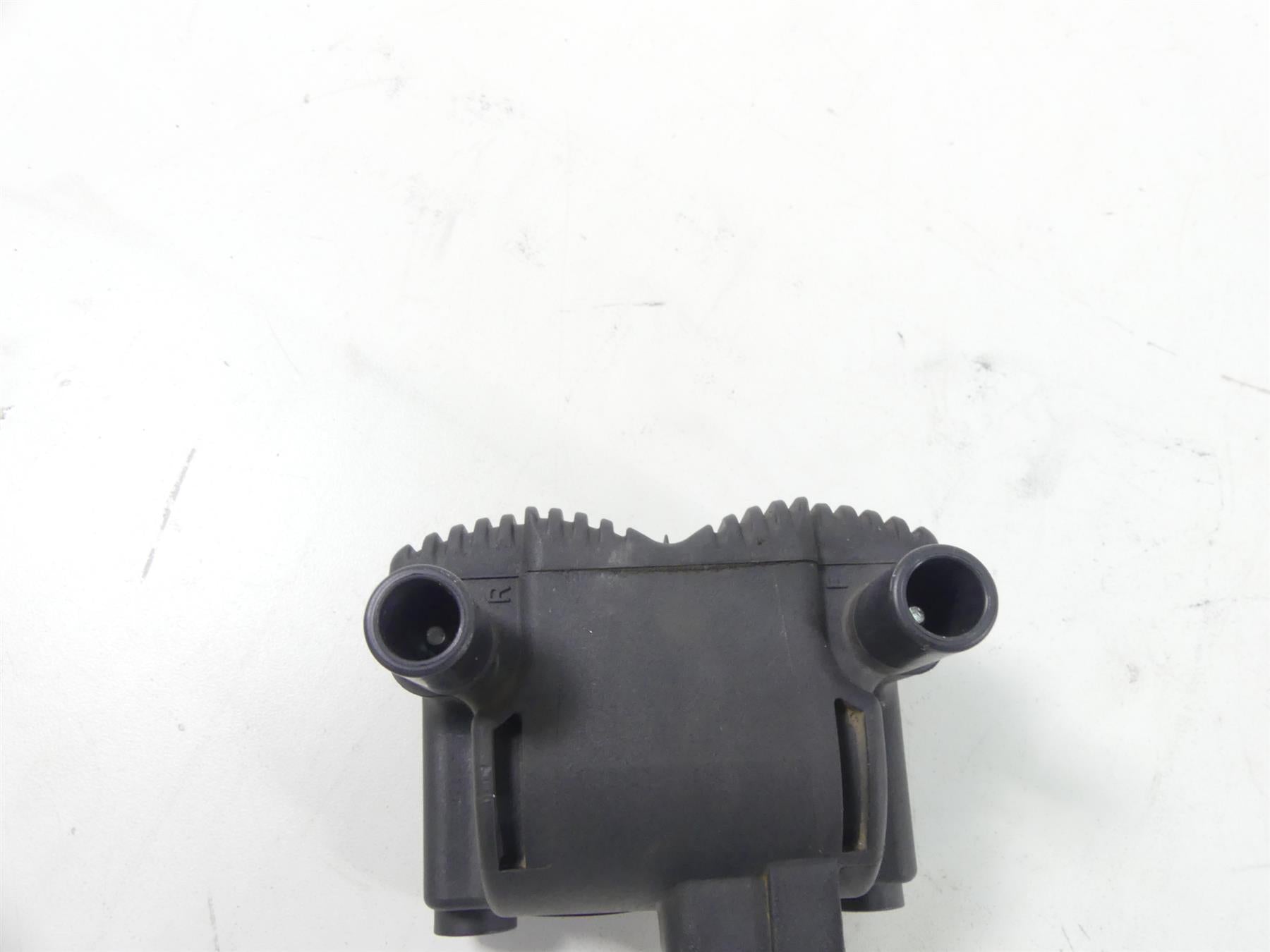 2004 Harley Softail FLSTFI Fat Boy Delphi Ignition Coils + Chrome Cover 31743-01 {{ shop.shopifyCountryName }} - Mototech271