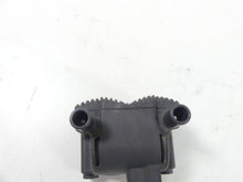 Load image into Gallery viewer, 2004 Harley Softail FLSTFI Fat Boy Delphi Ignition Coils + Chrome Cover 31743-01
