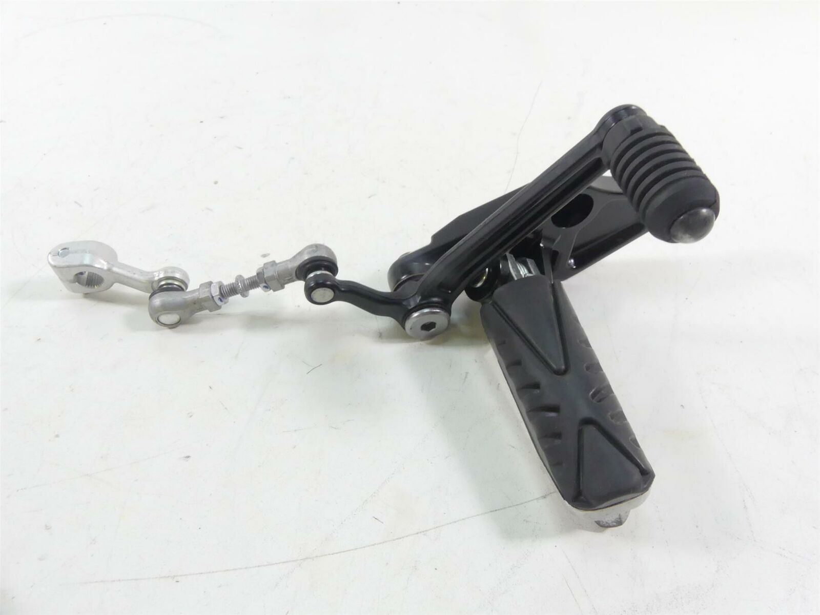 2020 Yamaha VMX17 1700 Left Footpeg Foot Peg + Gear Shifter Set 2S3-27442-10-00 {{ shop.shopifyCountryName }} - Mototech271