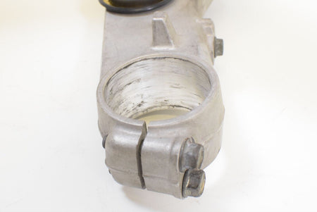 2006 Suzuki GSX1300 R Hayabusa Lower Triple Tree Steering Clamp 51410-24F30 {{ shop.shopifyCountryName }} - Mototech271