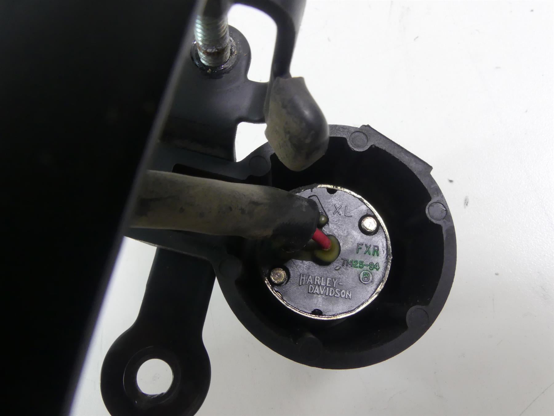 2002 Harley XL1200 Sportster Ignition Switch with 2 Keys 71441-94 {{ shop.shopifyCountryName }} - Mototech271