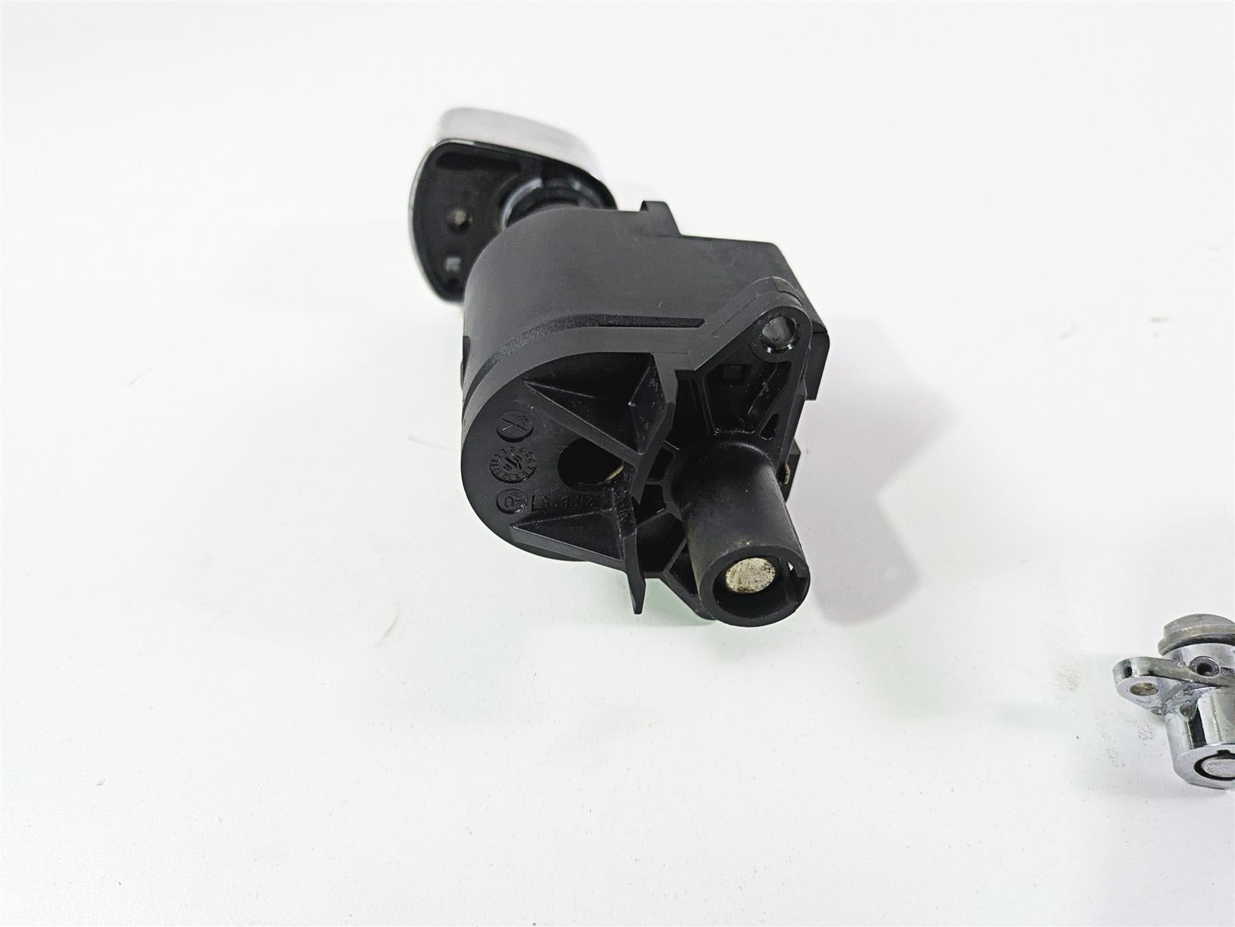 2009 Harley Touring FLHX Street Glide Ignition Switch Key Lock Set 71572-06 {{ shop.shopifyCountryName }} - Mototech271