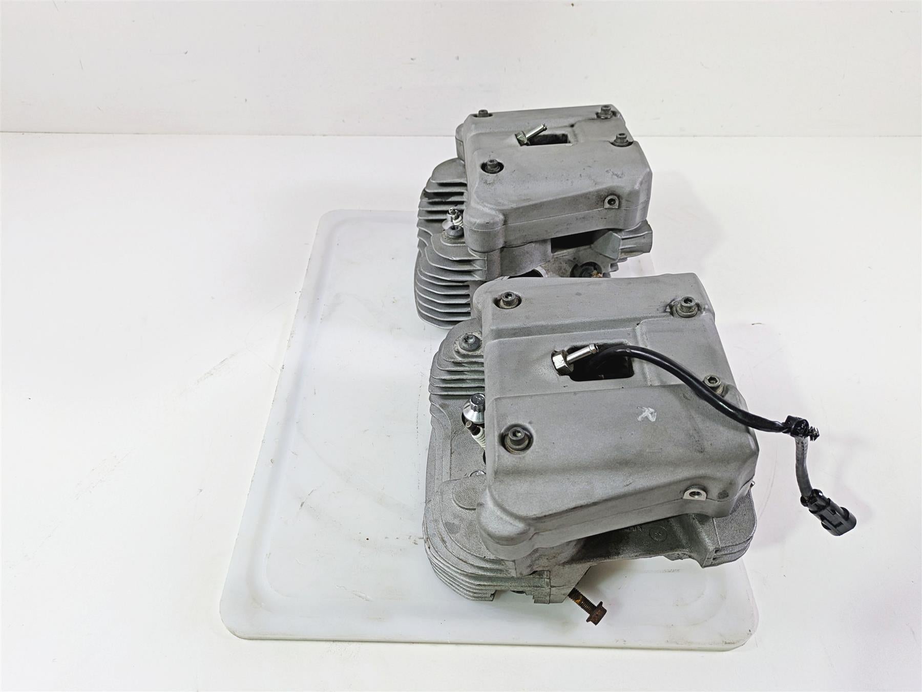 2009 Harley XR1200 Sportster Cylinderhead Cylinder Head Set 17524-08 17523-08 {{ shop.shopifyCountryName }} - Mototech271