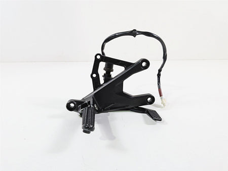 2016 Yamaha YZF R1 RN32 Front Right Foot Peg & Brake Pedal 2CR-27443-00-00 {{ shop.shopifyCountryName }} - Mototech271