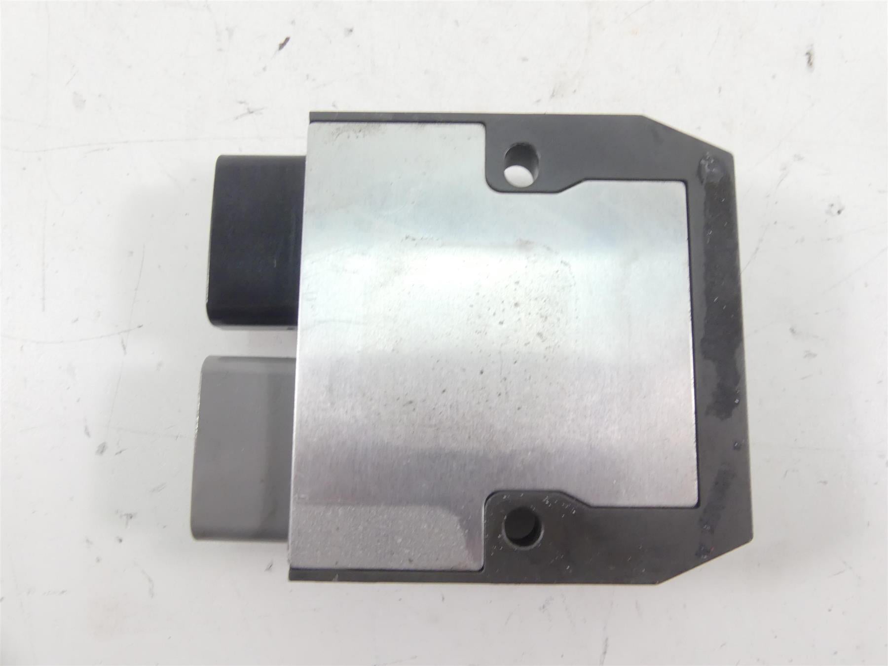 2017 Triumph Thruxton 1200R Rectifier Voltage Regulator T1300679 FH020AA {{ shop.shopifyCountryName }} - Mototech271