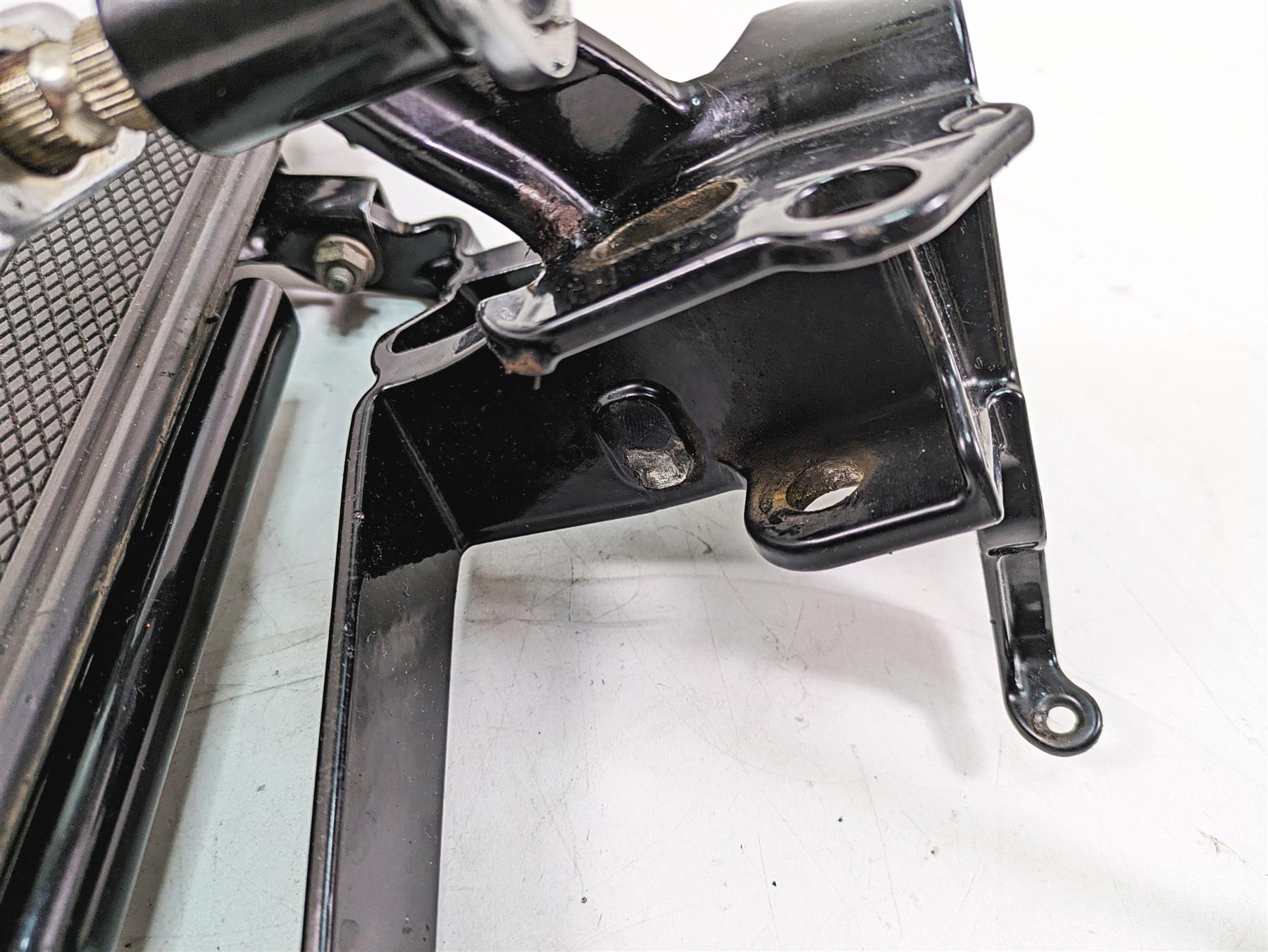 2009 Harley Softail FLSTSB Cross Bones Left Floorboard & Shifter Set 33630-07A {{ shop.shopifyCountryName }} - Mototech271