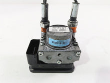 Load image into Gallery viewer, 2017 Indian Chieftain Limited Abs Brake Pump Control Unit Module 2204981
