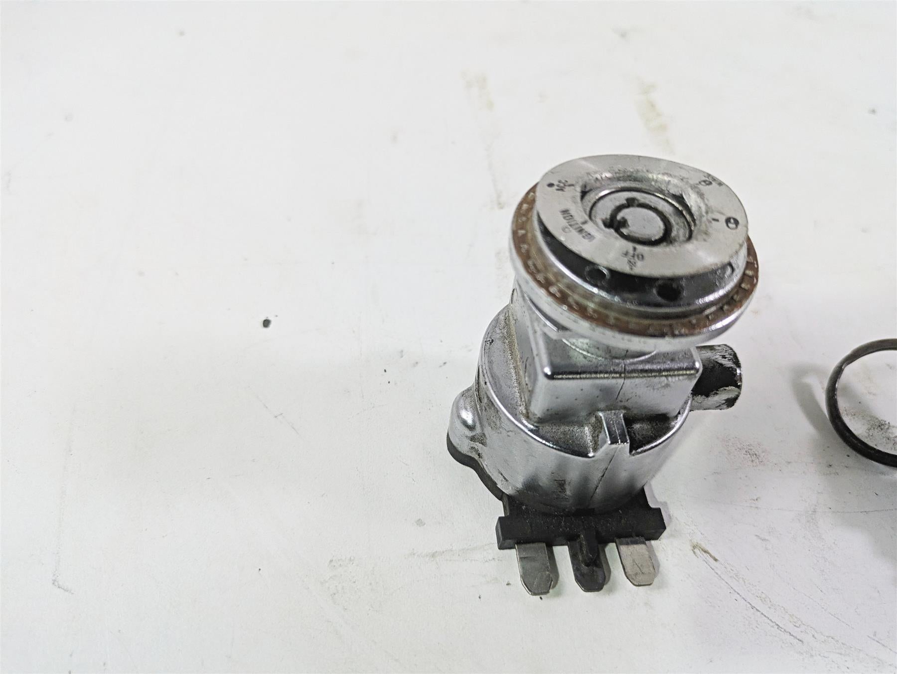 2008 Harley FXDL Dyna Low Rider 105TH Ignition Switch Fork Lock Key 71559-06B {{ shop.shopifyCountryName }} - Mototech271