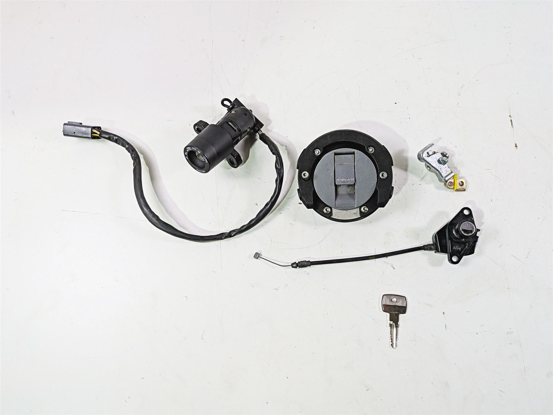 2013 Triumph Tiger 1215 Explorer Ignition Switch Key Lock Tank Cap Set T2507788 {{ shop.shopifyCountryName }} - Mototech271