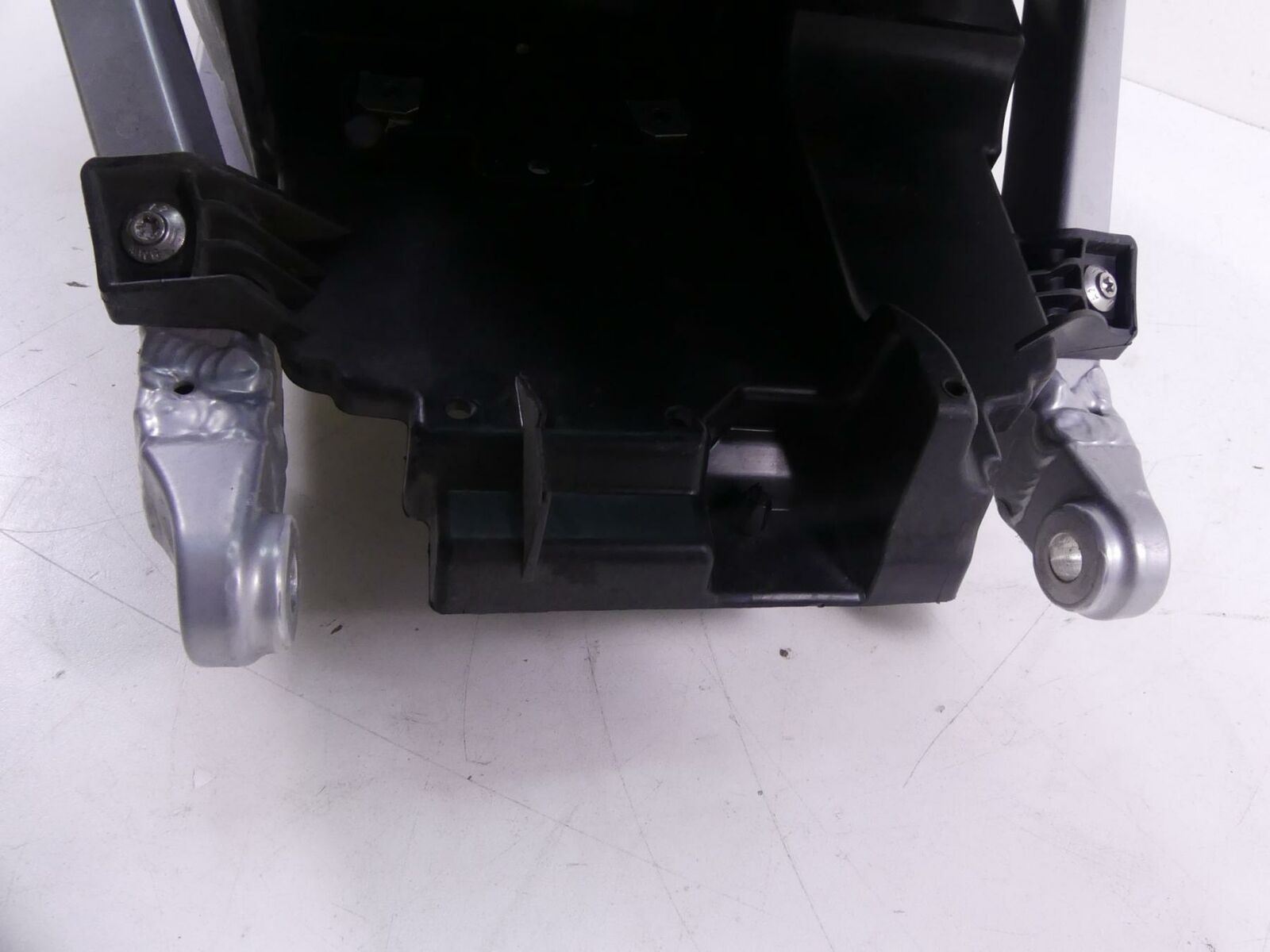 2016 BMW R1200 RT RTW K52 Subframe Sub Frame & Inner Fender 46518528588 {{ shop.shopifyCountryName }} - Mototech271