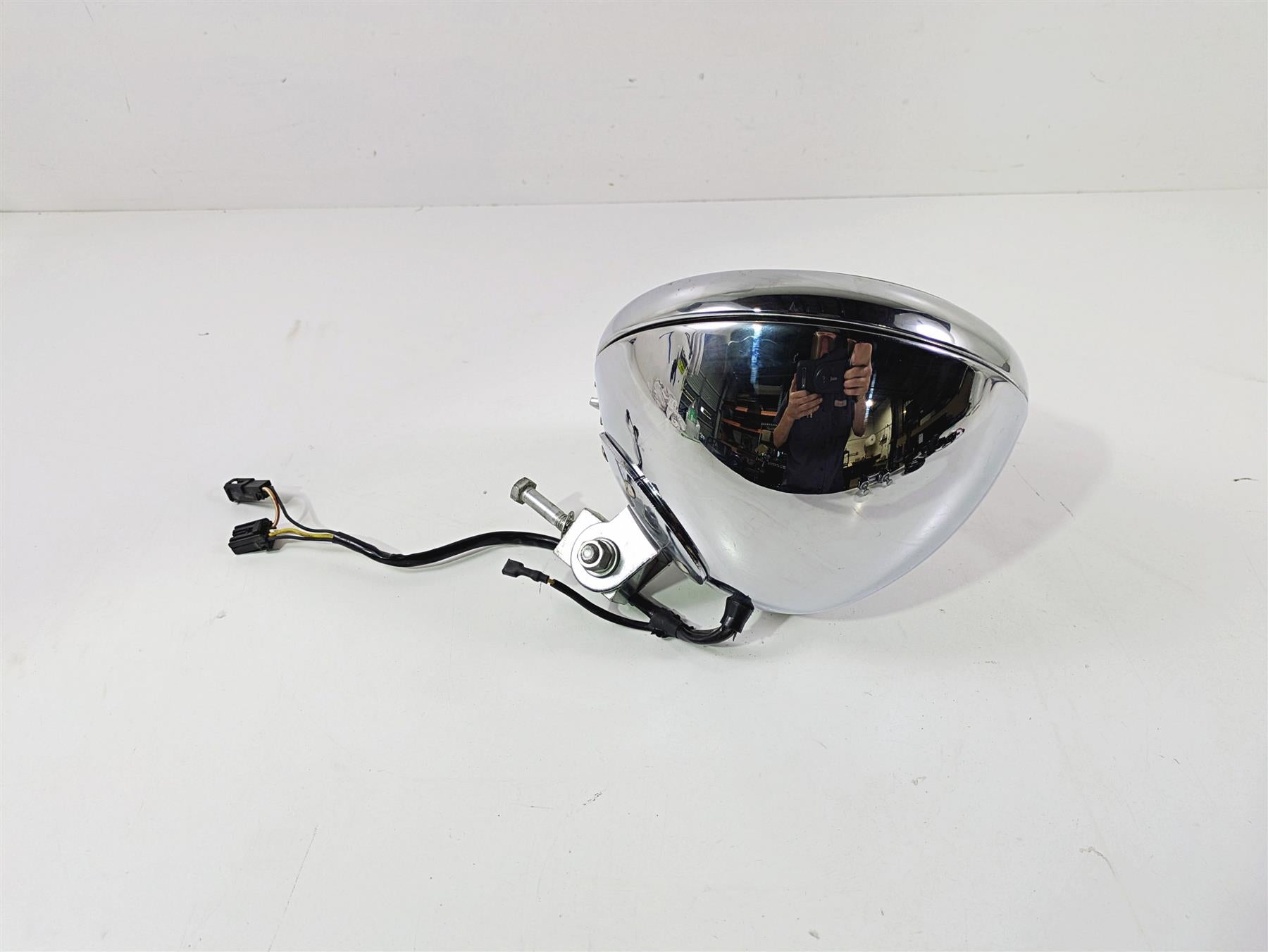 2017 Harley Softail Heritage Classic FLSTC Headlight Head Light Lamp 69748-05B {{ shop.shopifyCountryName }} - Mototech271
