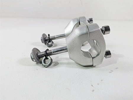 2024 Triumph Street Triple 765 R Handlebar Mounts Risers T2043974 T2043979 {{ shop.shopifyCountryName }} - Mototech271