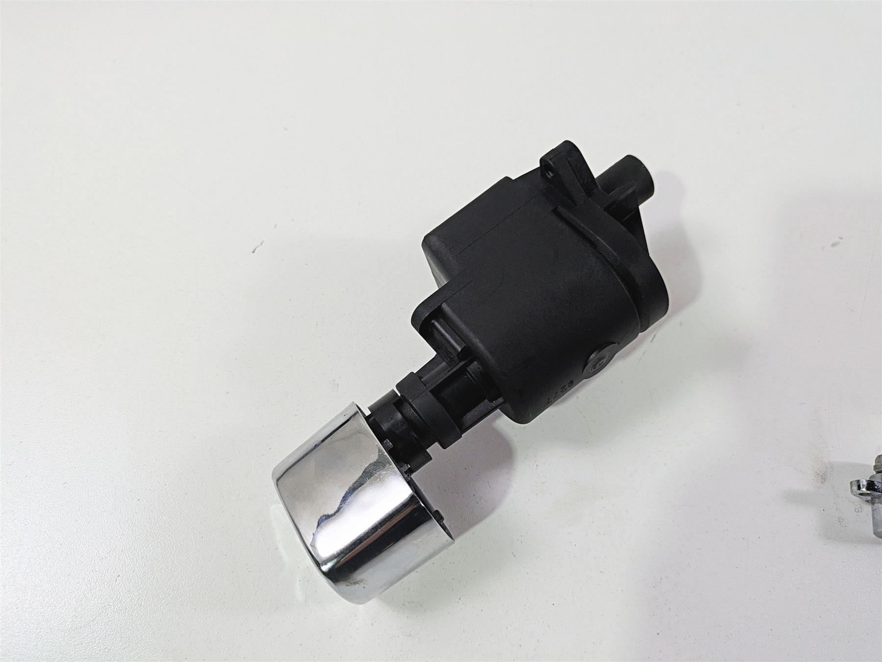2009 Harley Touring FLHX Street Glide Ignition Switch Key Lock Set