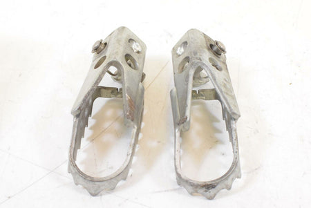 2009 BMW R1200 GS K255 Adv Front Rider Driver Footpeg Set 46717694557 {{ shop.shopifyCountryName }} - Mototech271