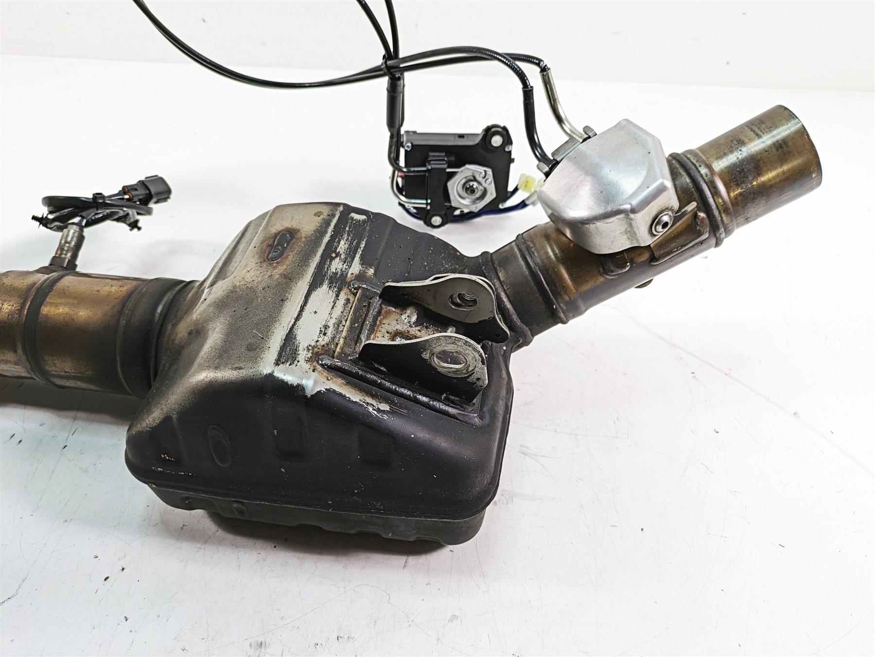 2018 Kawasaki ZX1002 Ninja H2 SX Oem Exhaust Header Pipe & Servo