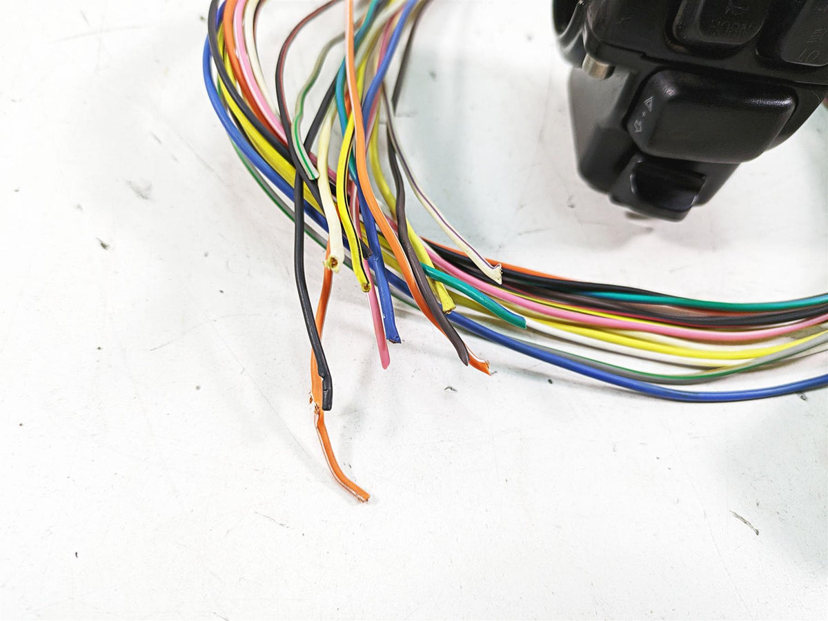 2013 Harley Touring FLHX Street Glide Left Hand Control Switch -Read 71682-06A {{ shop.shopifyCountryName }} - Mototech271