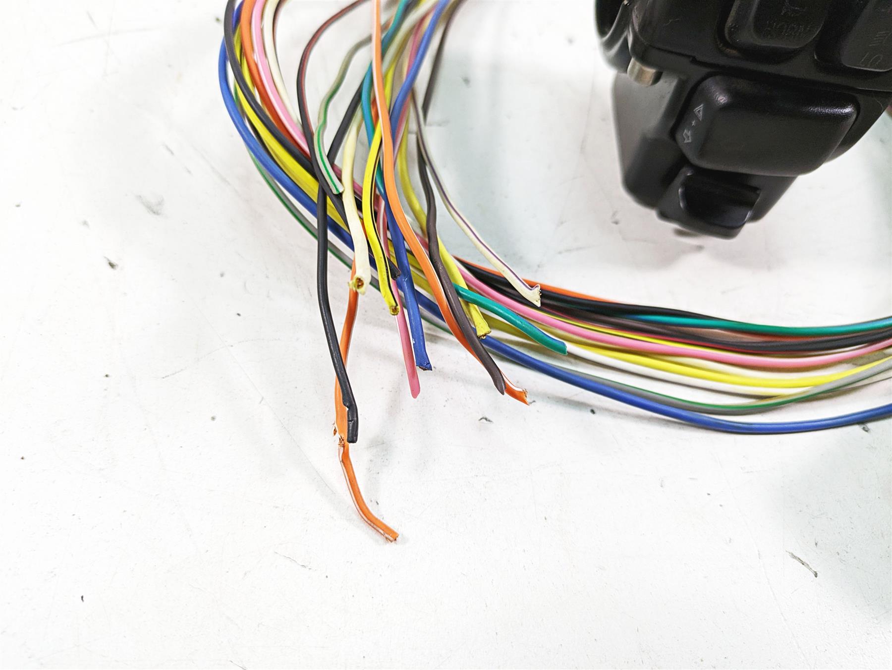 2013 Harley Touring FLHX Street Glide Left Hand Control Switch -Read 71682-06A {{ shop.shopifyCountryName }} - Mototech271