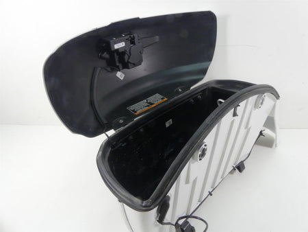 2020 Indian Roadmaster Right Saddlebag Saddle Bag & Actuator Motor 5456386 {{ shop.shopifyCountryName }} - Mototech271