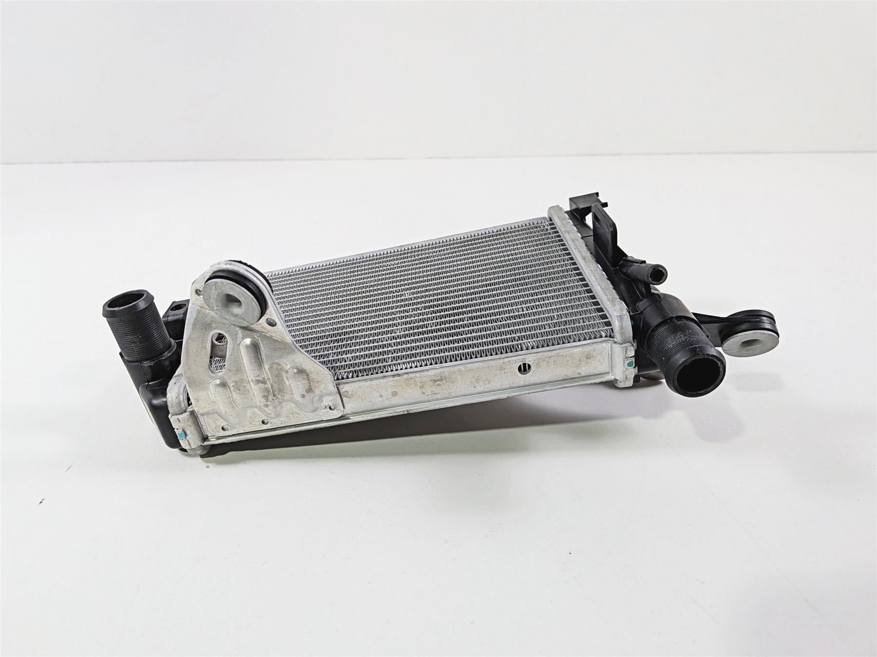 2023 BMW R1250RT RTP K52 Left Coolant Radiator - Broken Tab - Bent 17118546408 {{ shop.shopifyCountryName }} - Mototech271