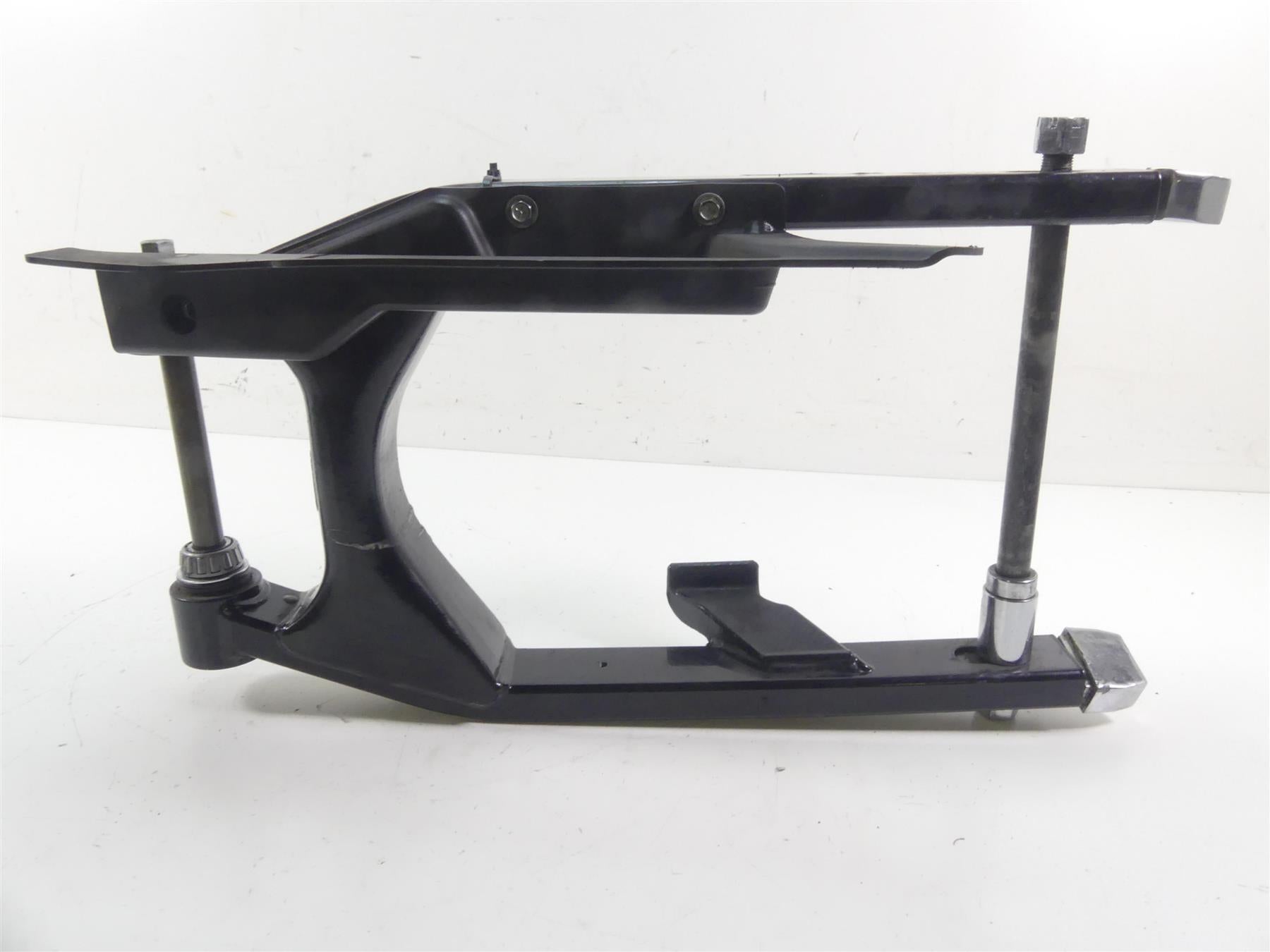 2004 Harley FXDWGI Dyna Wide Glide Rear Swingarm Swing Arm + 3/4" Axle 47820-00A {{ shop.shopifyCountryName }} - Mototech271