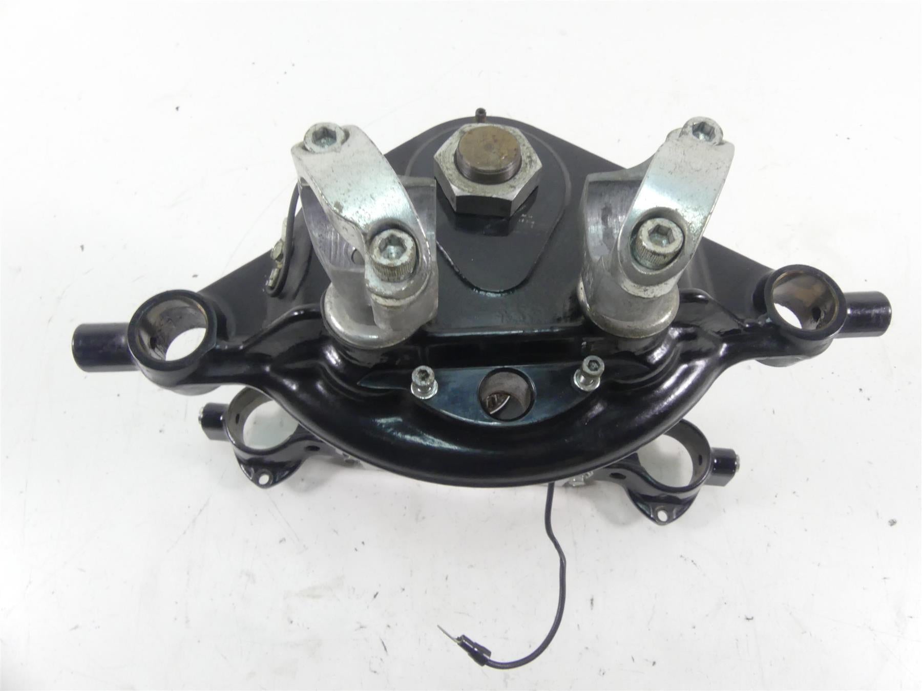 2005 Harley Touring CVO FLHTCSE Electra Glide Upper Lower Triple Tree 45446-87A {{ shop.shopifyCountryName }} - Mototech271