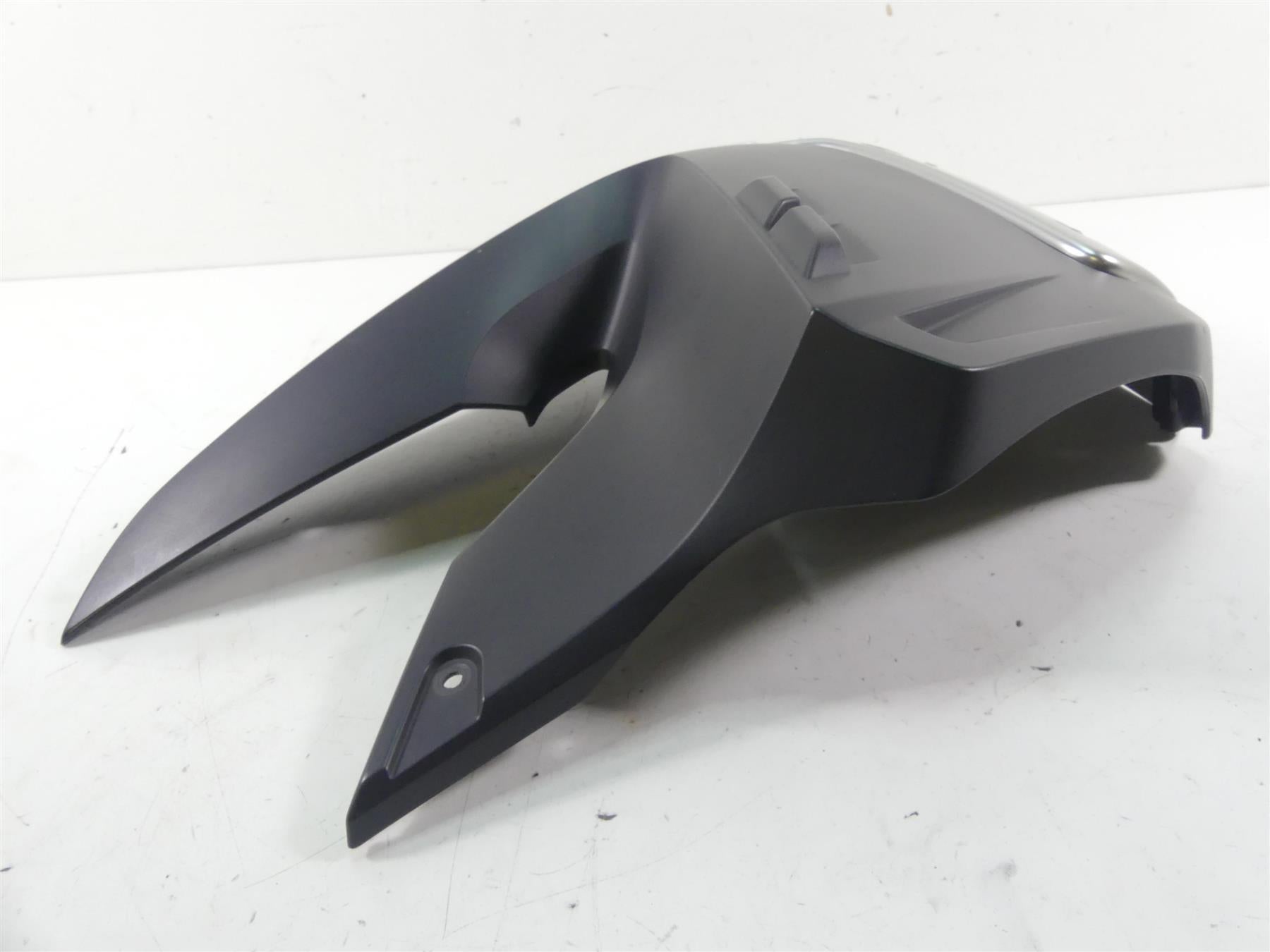 2008 BMW R1200GS K25 Tank Right Side Cover Fairing Cowl 46637700874 {{ shop.shopifyCountryName }} - Mototech271