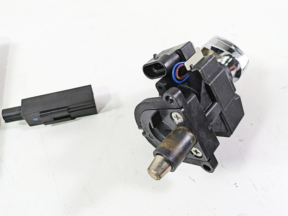 2017 Harley Touring FLHTKSE CVO E-Glide Bcm Ignition Switch Key Set 71400090B {{ shop.shopifyCountryName }} - Mototech271