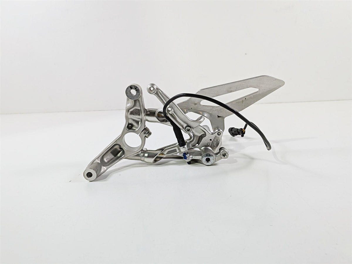 2019 Ducati 959 Panigale Right Foot Peg Mount & Brake Pedal Set 8291E071AA {{ shop.shopifyCountryName }} - Mototech271