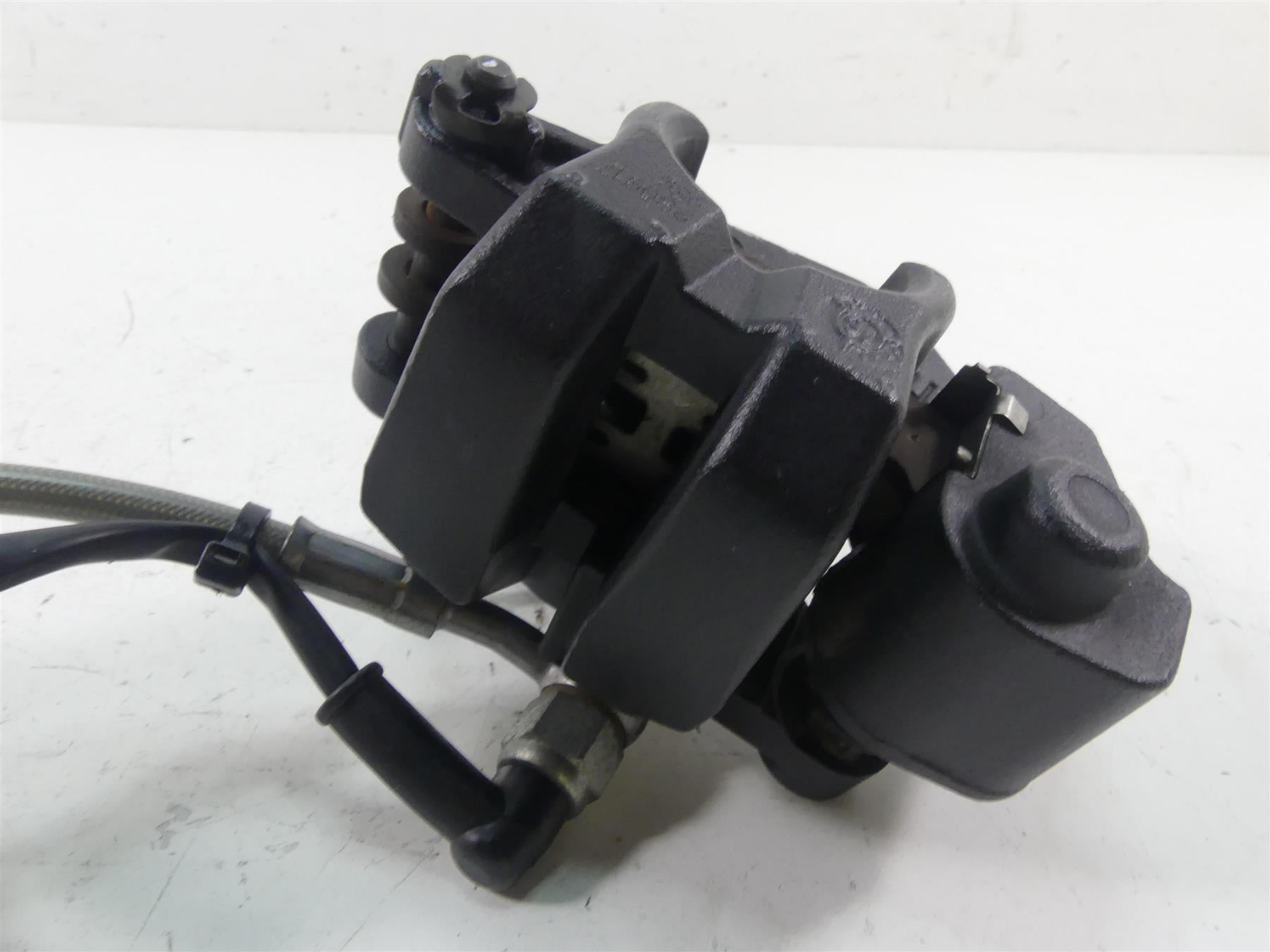 2018 Indian Scout Sixty Rear Brake Caliper Bracket & Line Set 1913032 1913031 {{ shop.shopifyCountryName }} - Mototech271