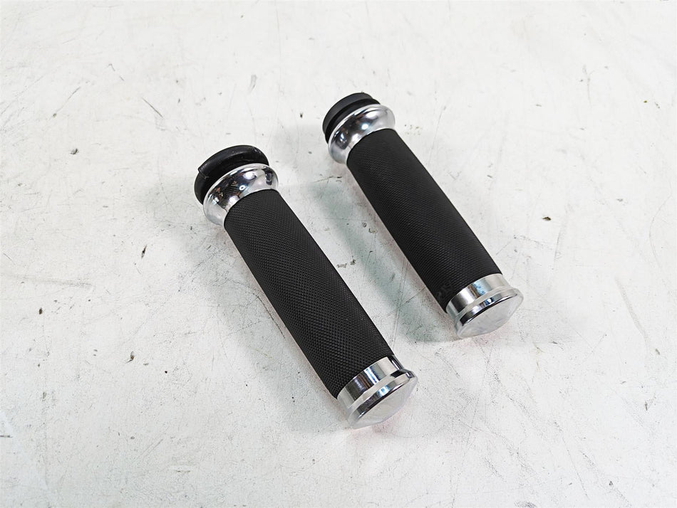2010 Harley Touring FLHTCU Electra Glide Nice Avon Hand Grip Set CC-85-CH-FLY {{ shop.shopifyCountryName }} - Mototech271
