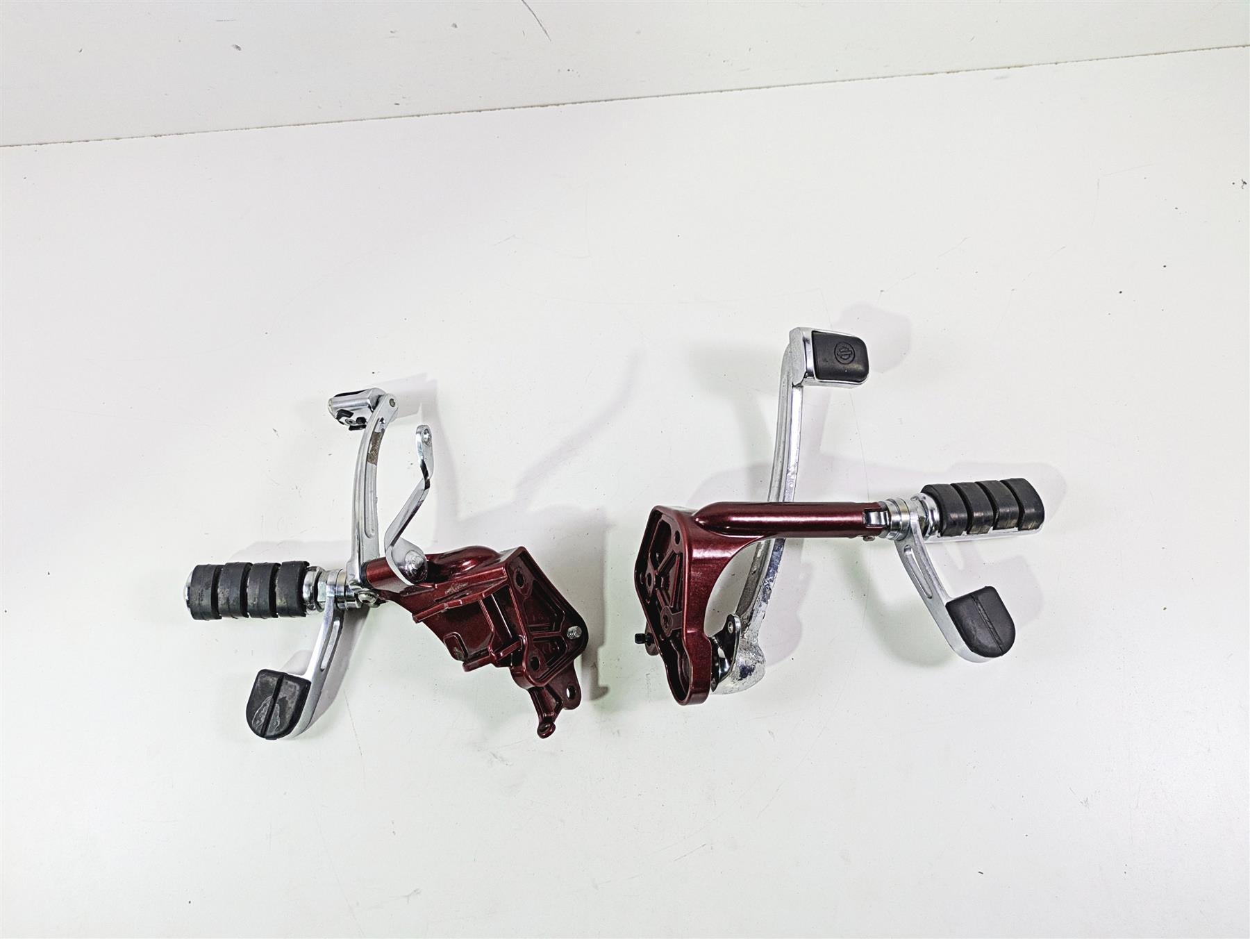 2008 Harley FXCWC Softail Rocker Front Footpeg Shifter Brake Set -Read 42508-08 {{ shop.shopifyCountryName }} - Mototech271
