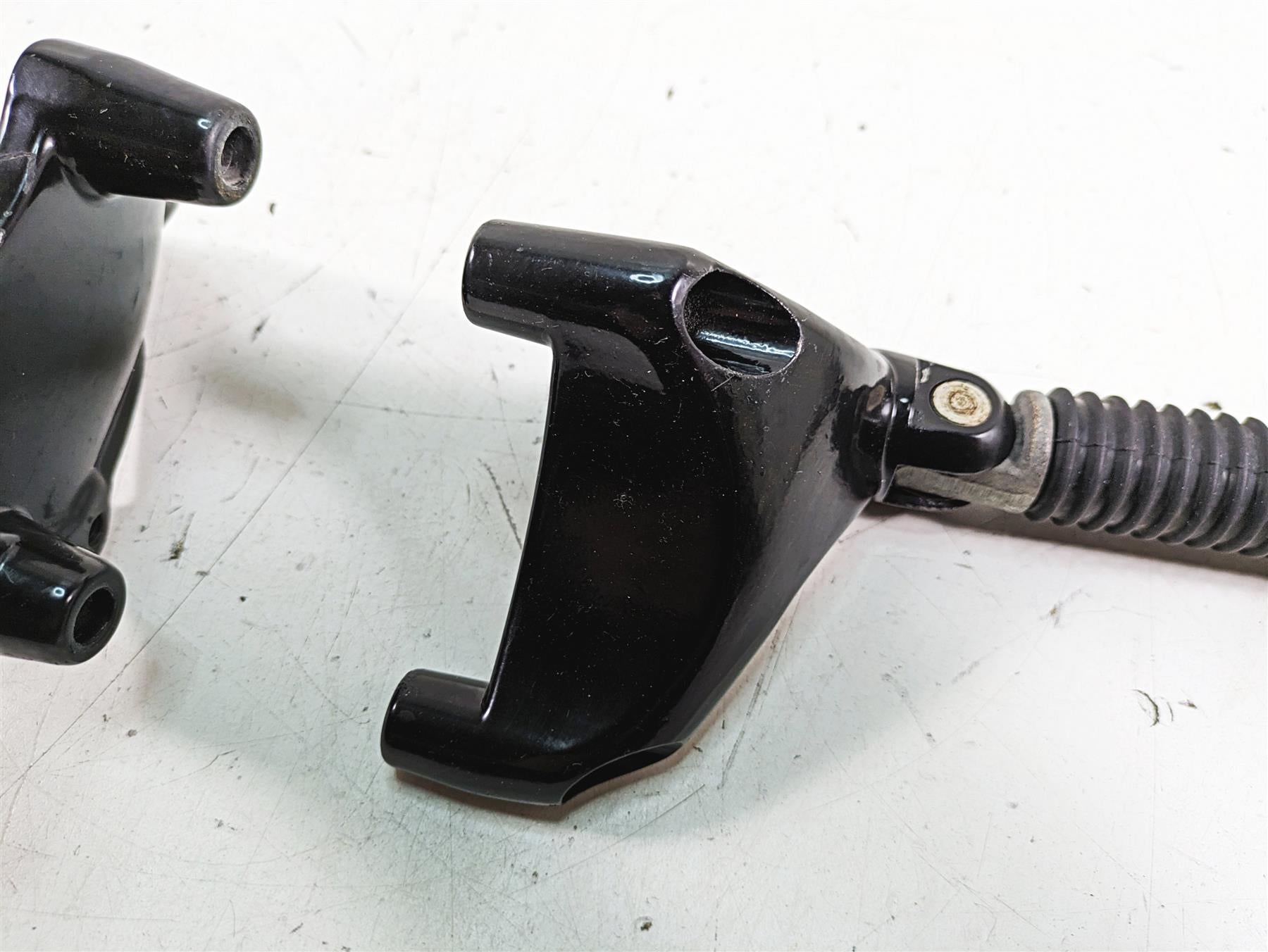 2019 Harley XL883N Sportster Iron Rear Passenger Footpeg Set 49315-04 50500233 {{ shop.shopifyCountryName }} - Mototech271