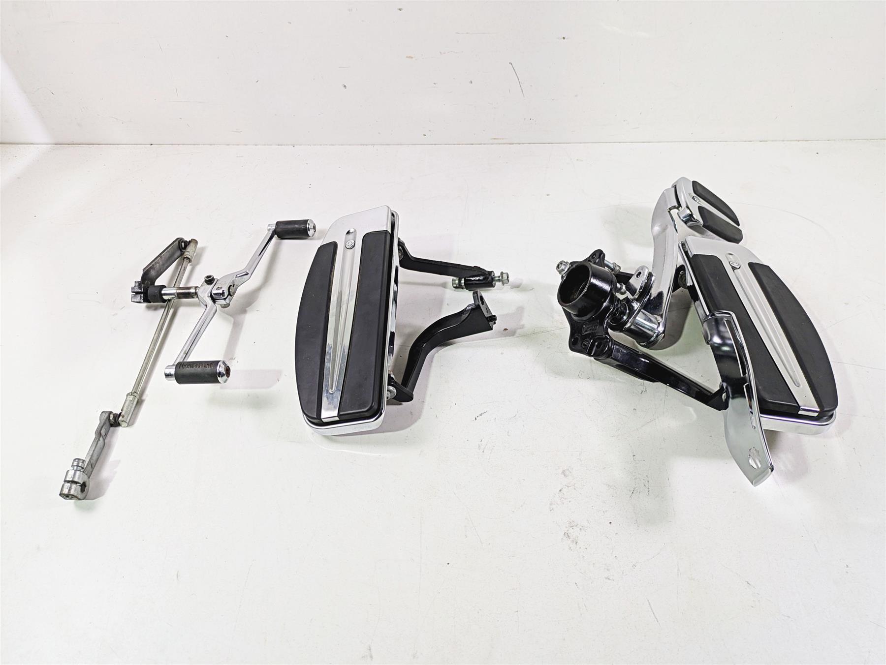 2015 Harley Touring FLHTKL Electra Glide Slipstream Floor Board Pedal ...