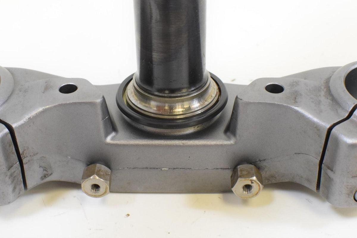 2008 Moto Guzzi 1200 Norge Lower Triple Tree Steering Clamp GU05494030 {{ shop.shopifyCountryName }} - Mototech271