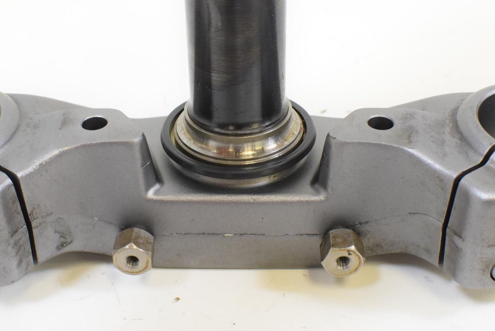 2008 Moto Guzzi 1200 Norge Lower Triple Tree Steering Clamp GU05494030 {{ shop.shopifyCountryName }} - Mototech271