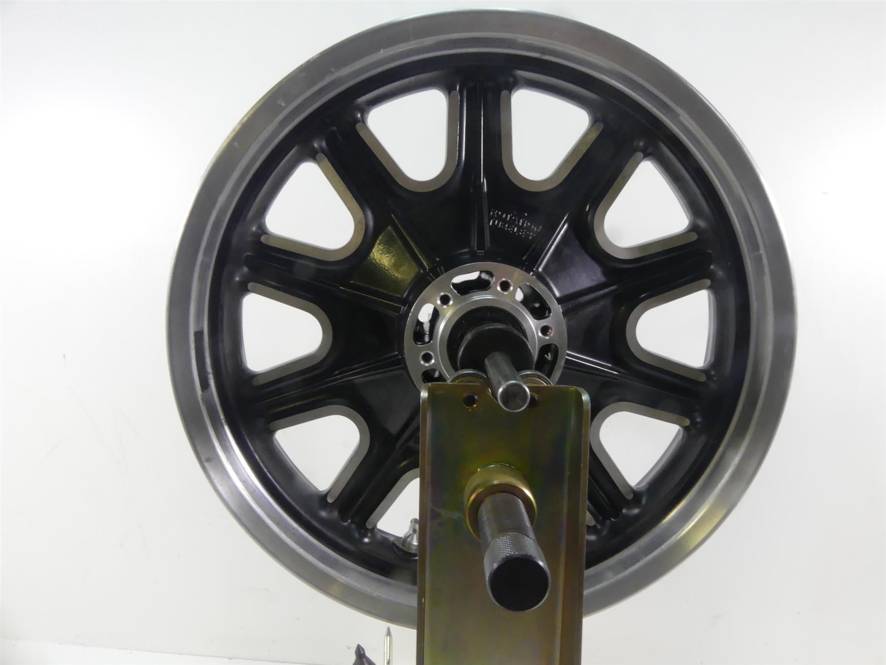 2020 Indian Roadmaster Straight 16x3.5 Front Wheel Rim 1522505 {{ shop.shopifyCountryName }} - Mototech271