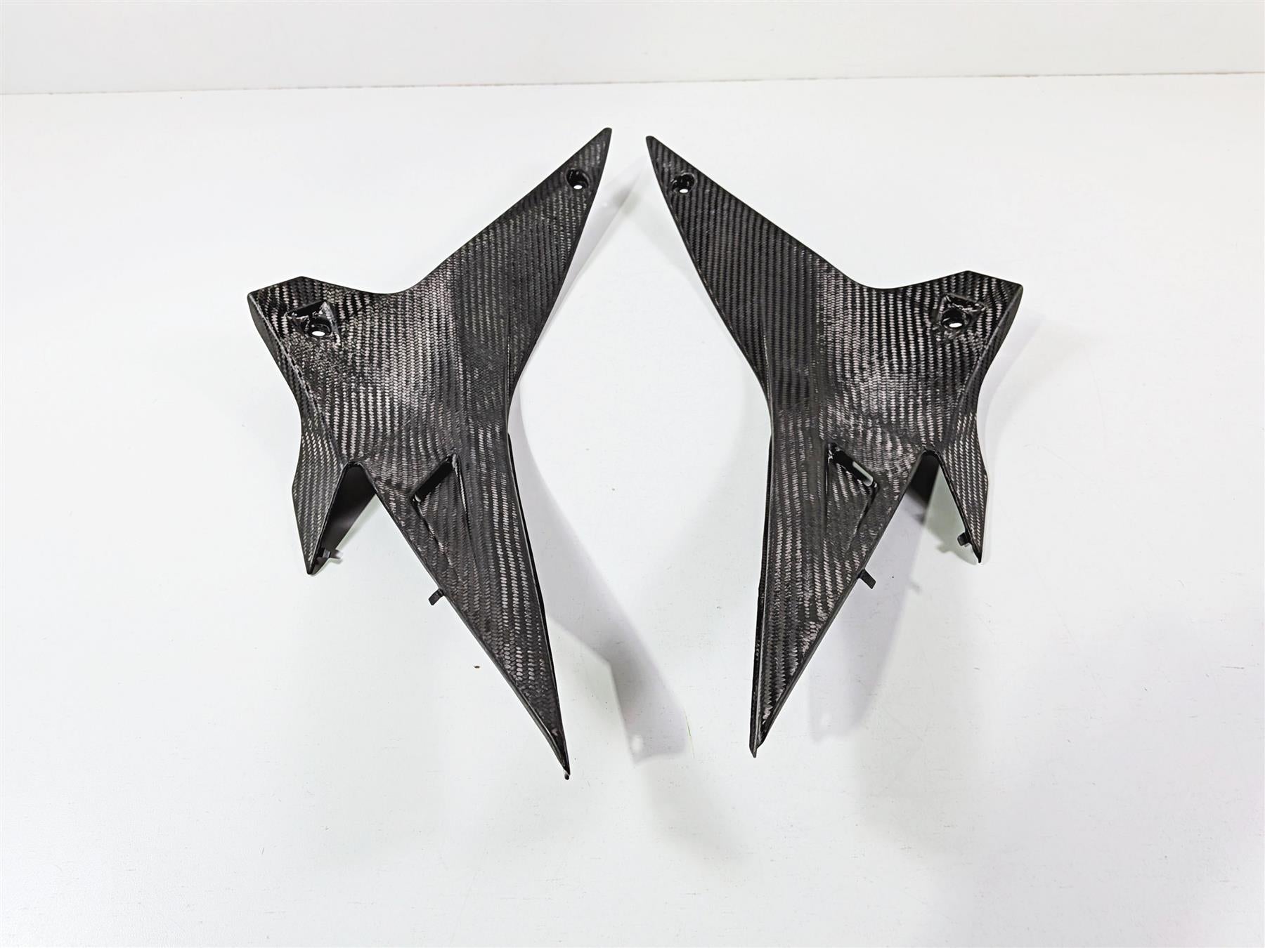 2014 Aprilia RSV4 RR Factory Left Right Leg Carbon Fiber Cover Set 890966 890967 {{ shop.shopifyCountryName }} - Mototech271