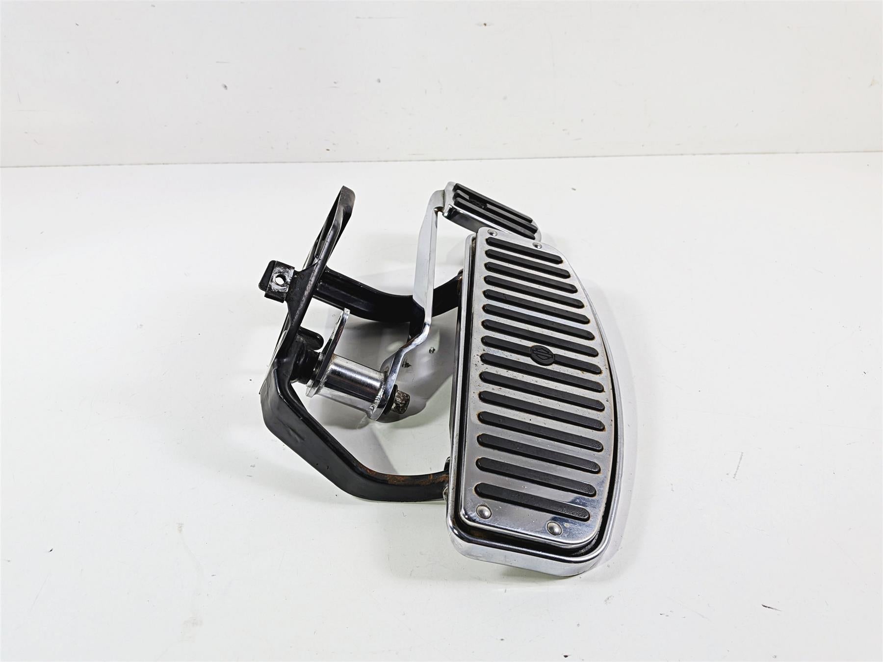 1996 Harley FLSTC Softail Heritage Front Right Floor Board Brake Pedal 42431-87A {{ shop.shopifyCountryName }} - Mototech271